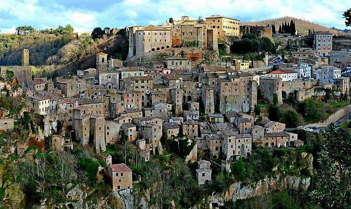 Sorano, il Comune non vuole l'eolico e grida "no" al progetto Energia Sorano