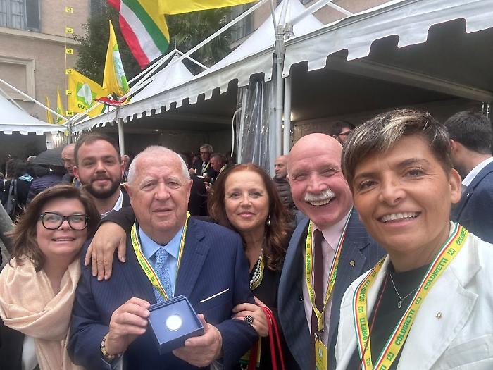 Grosseto, l'83enne Ivano Capannini premiato a Roma da Coldiretti con la speciale moneta da 4 euro