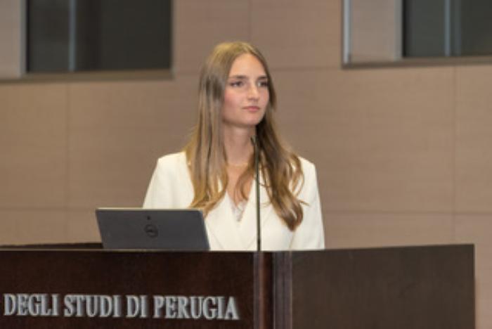 Grosseto, Alice Gori si laurea con il massimo dei voti in Biotecnologie con una tesi sull'Alzheimer