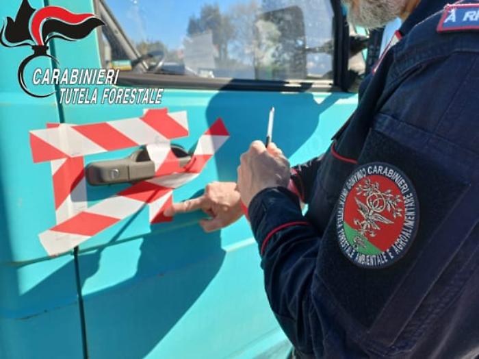 Grosseto, sanzioni per oltre 10mila euro per i rifiuti prodotti dalle imprese: in 24  finiscono nel mirino dei carabinieri 