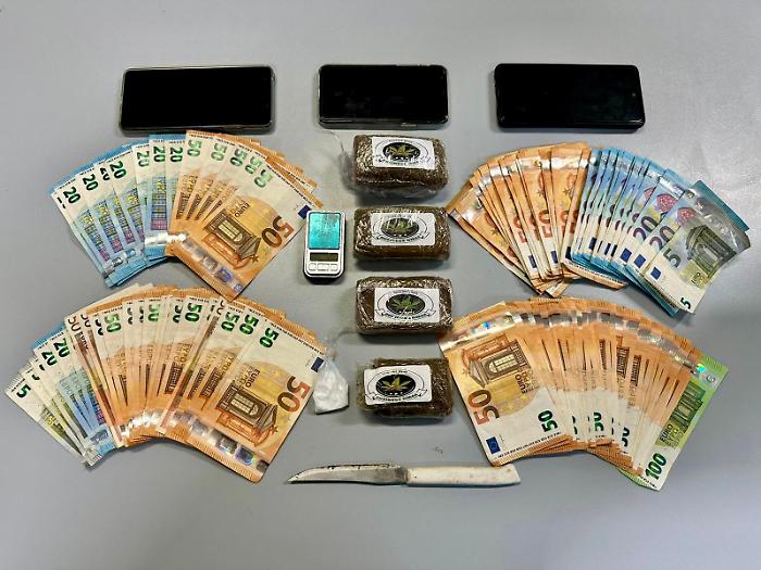 Grosseto, 2 arresti e 2 denunce per spaccio  da parte della Polizia di Stato: avevano anche 8 piante di marijuana