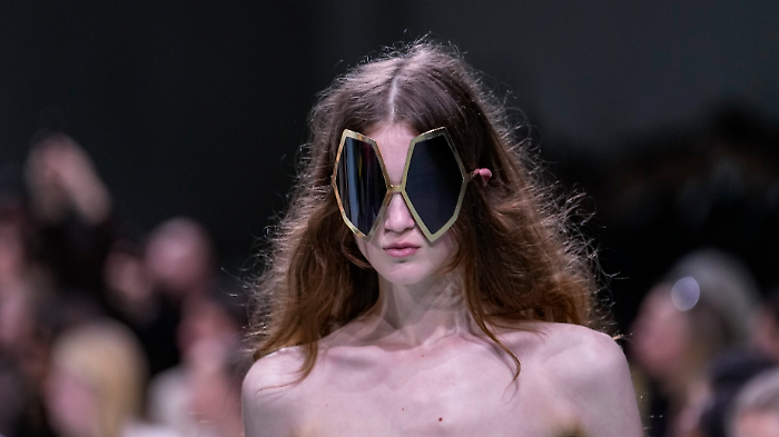 Prada, &egrave; un 2024 da favola. Ricavi per 3.8 miliardi di euro. Miu Miu vola. La moda del lusso tira sempre pi&ugrave;