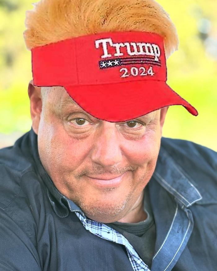 Grosseto, il sindaco Vivarelli Colonna con i capelli biondi per la vittoria di Trump: "Come godo!"