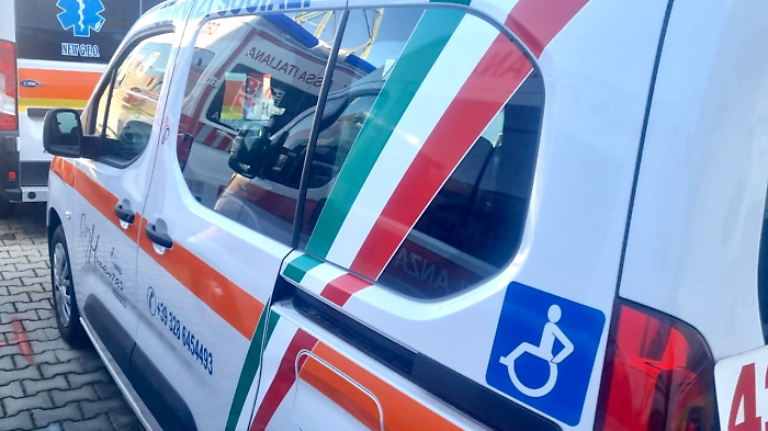 Mezzo di trasporto per persone in carrozzina