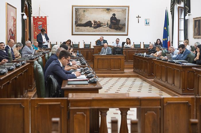 Grosseto riconosce lo Stato di Palestina. Ma il sindaco esce dall'aula prima del voto