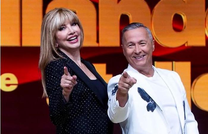 Ballando con le stelle stasera in tv venerd&igrave; 14 dicembre su Rai 1: le coppie, i ballerini per una notte e il caso Mariotto 