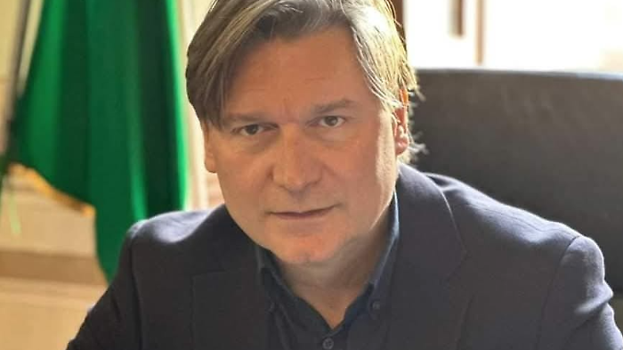 Il sindaco di Orbetello Andrea Casamenti