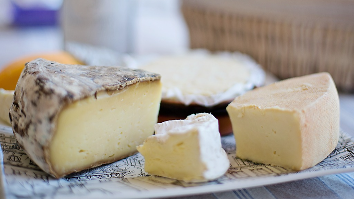Grosseto, la protesta del pecorino in Piazza Dante: "Mangiateli oggi perché domani chissà!"