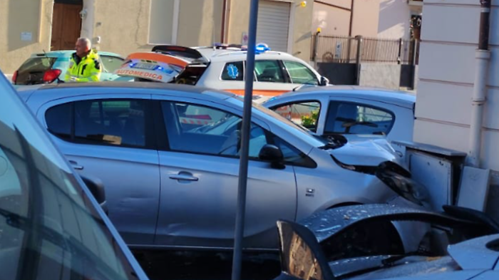 Grosseto, ennesimo incidente all'incrocio tra via Oberdan e via Aquileia: un ferito