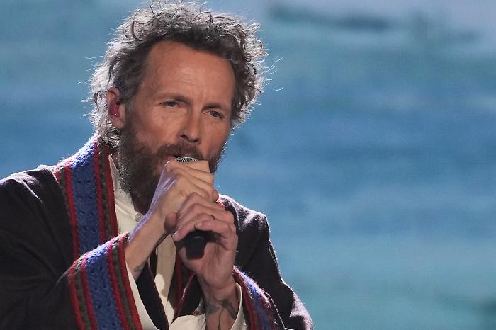 Jovanotti, dal Beach Party ai palazzetti: il cantante torna a esibirsi dopo l'incidente. Tutte le date del tour