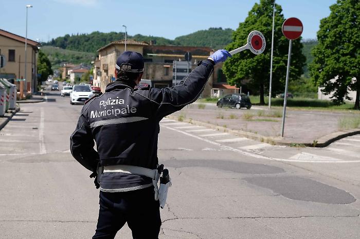 Arezzo, prime stangate con il nuovo codice della strada. Sanzionati undici automobilisti: 330 euro di multa e decurtati i punti della patente