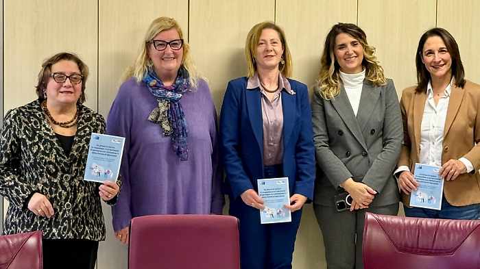 Da sinistra: Antonella Valeri, Silvana Repetti, Assunta De Luca, Barbara Innocenti e Vianella Agostinelli