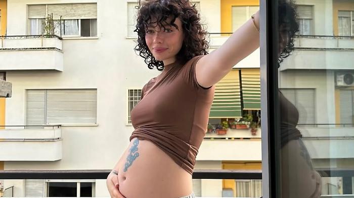 Serena de Ferrari ospite a Verissimo, chi &egrave;: il successo con Mare Fuori, la rinascita dopo la depressione, il misterioso fidanzato