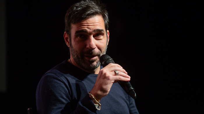 Edordo Leo, ospite stasera in tv su Rai 1 con Alberto Angela: chi &egrave; la moglie Laura Marafioti, ex ballerina e cantautrice