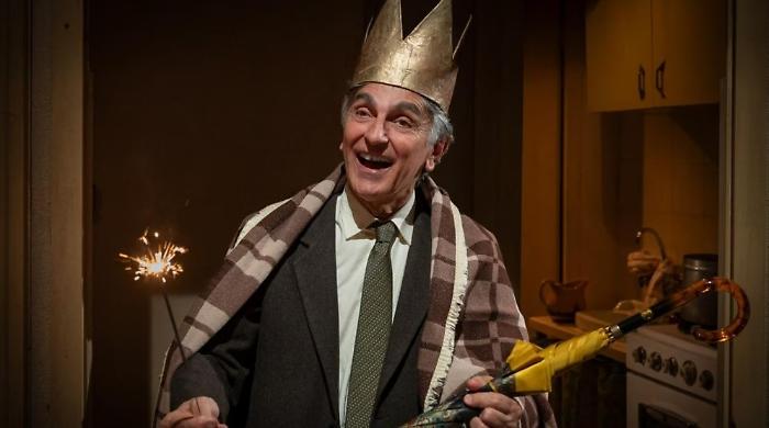 Natale in casa Cupiello con Vincenzo Salemme stasera in tv gioved&igrave; 26 dicembre su Rai 1: la trama dell'opera di Eduardo De Filippo