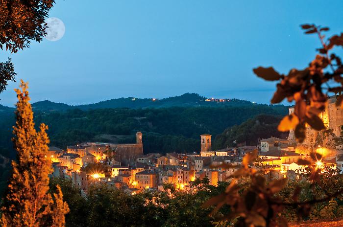 Sorano, torna la festa di fine anno più attesa: la notte della luce