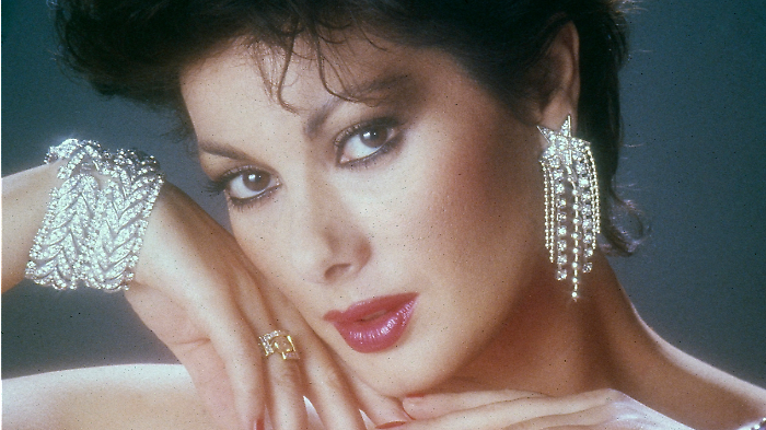 Edwige Fenech ospite da Mara Venier a Domenica In: dal successo nella commedia sexy all'italiana, all'amore con Luca Cordero di Montezemolo