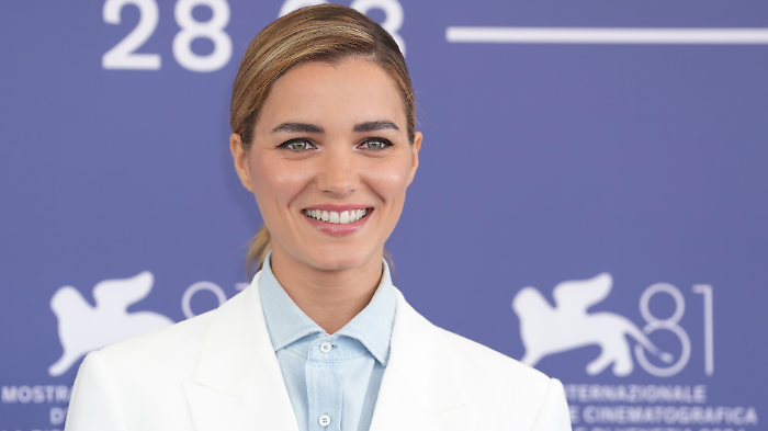  Giusy Buscemi ospite di Caterina Balivo a La volta buona, chi &egrave;: carriera e vita privata dell'attrice di Un passo dal cielo 8 