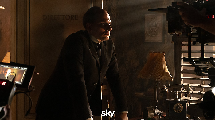 M - Il figlio del secolo stasera in tv venerd&igrave; 24 gennaio su Sky: la trama del quinto e sesto episodio 