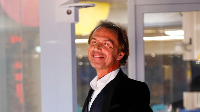 Antonio Zequila ospite in tv da Caterina Balivo a La Volta Buona su Rai 1, luned&igrave; 13 gennaio: dai fotoromanzi alla relazione con Simona Tagli 