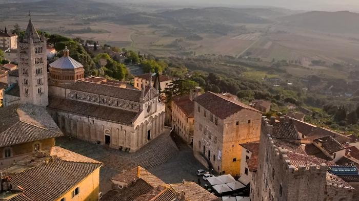 Dalla Maremma ai monti: la Toscana dei borghi rinasce con la rigenerazione urbana