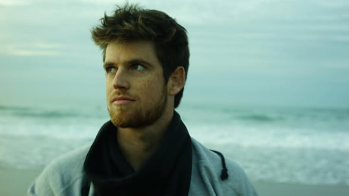 Miguel Bernardeau, chi &egrave; il protagonista di Zorro - amore e vendetta: dal successo mondiale con &Eacute;lite, al flirt con Ester Exposito