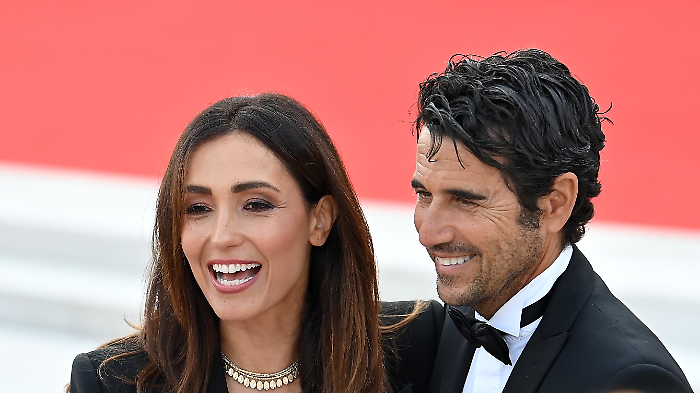 Caterina Balivo, la crisi d'amore con il marito Guido Maria Brera &egrave; solo un vecchio ricordo: la conduttrice torna oggi in tv su Rai 1 a La Volta Buona