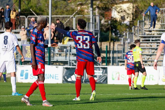 Follonica, calcio serie D: sconfitta casalinga per i biancorossoblu contro il Figline