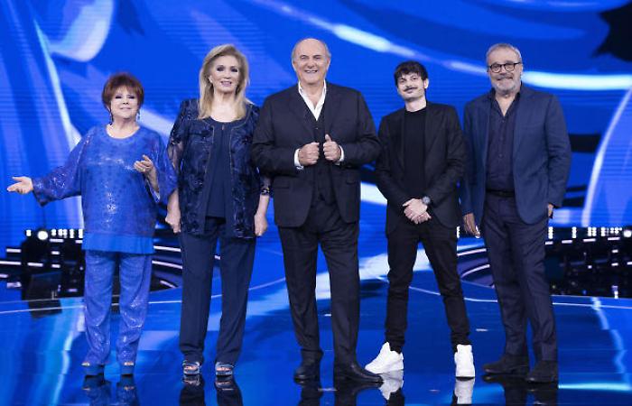 Io canto senior stasera in tv venerd&igrave; 31 gennaio su Canale 5: tutte le anticipazione dell'attesissima finale 