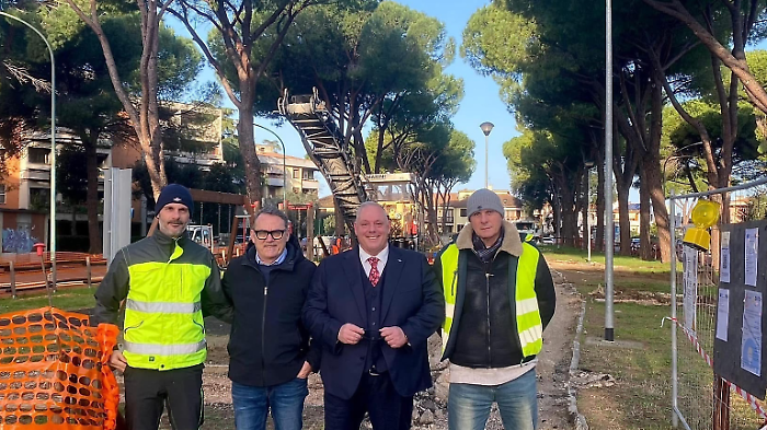 Lavori di riqualificazione del parco tra via Platino e via Argento