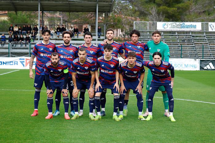 Follonica, i biancorossoblu vincono contro il Fulgens Foligno