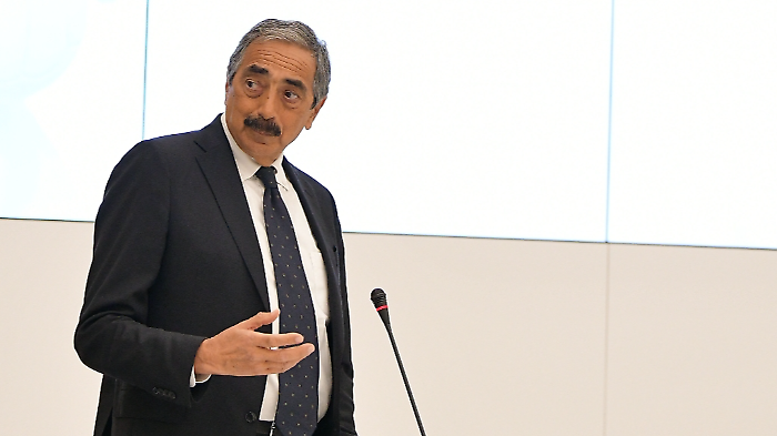 Marino Bartoletti in collegamento a La Vita in Diretta marted&igrave; 11 febbraio su Rai 1: ecco la sua classifica dei cantanti in gara al Festival di Sanremo 2025