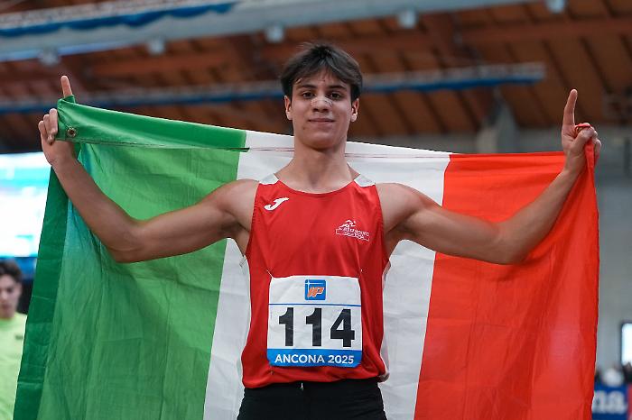 Orbetello, Gabriele D'Amico campione italiano indoor 200 metri, Poccia: "La città è orgogliosa di te"