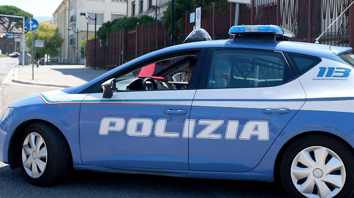 La Polizia festeggia il patrono San Michele Arcangelo: omaggio ai caduti, messa con il vescovo e stand