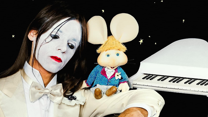 Lucio Corsi e Topo Gigio 