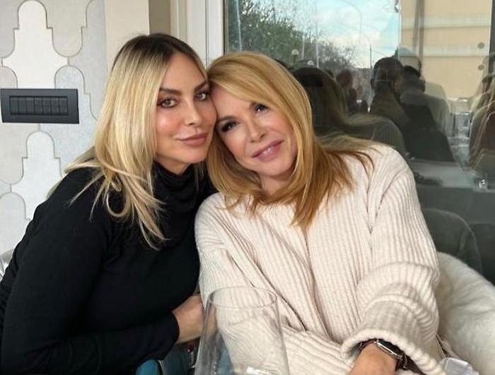 Anna Pettinelli e la sorpresa al Grande Fratello, i segreti dell'amicizia con Stefania Orlando: dalle delusioni d'amore ai nuovi fidanzati