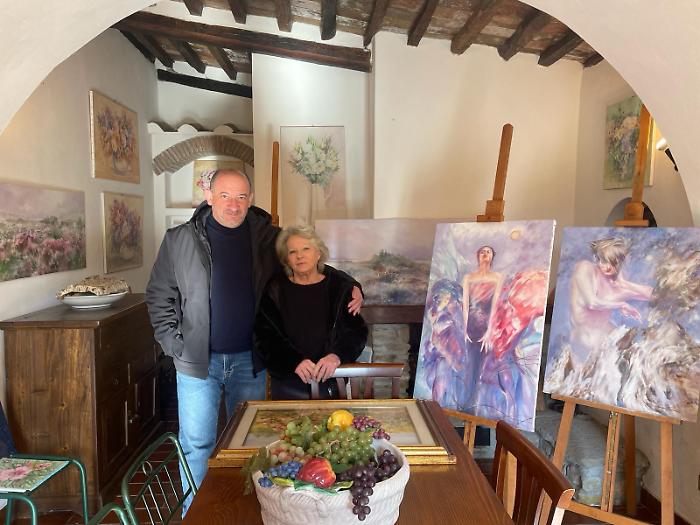 Magliano in Toscana, donate al Comune dieci opere dalla pittrice Carmen Farini