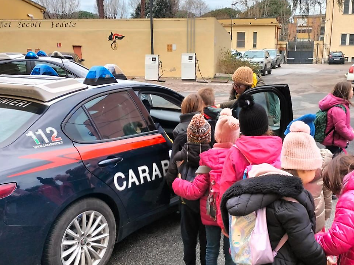 Grosseto, i bambini delle elementari a scuola di legalità grazie al progetto dei Carabinieri