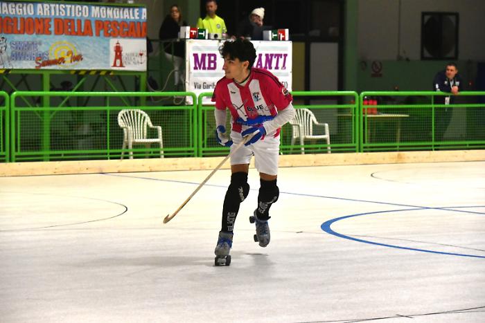 Castiglione della Pescaia, hockey serie A2: la Blue Factor vince contro il Camaiore e vola in testa alla classifica