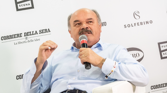 Oscar Farinetti ospite a Farwest, chi &egrave; il fondatore di Eataly: il successo di Unieuro, il caso Expo, la traversata New York-Genova in barca a vela