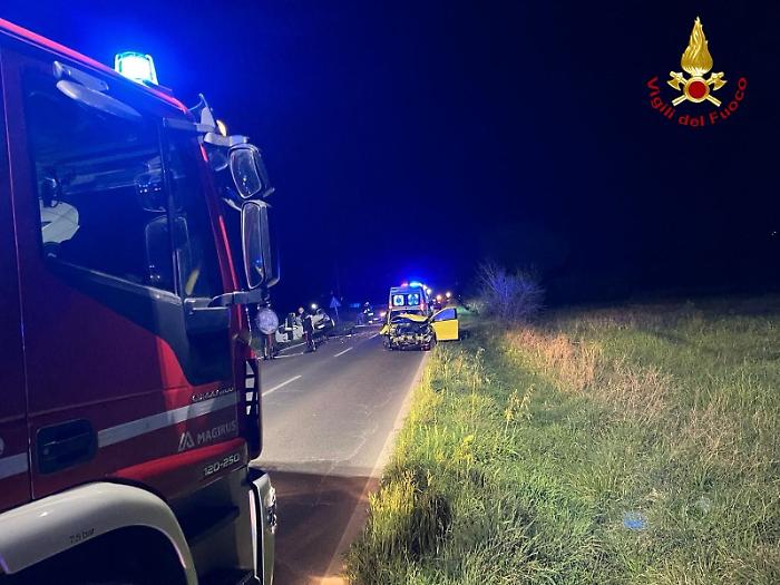 Frontale tra due auto vicino Gavorrano: due persone restano ferite