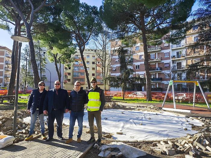 Ultimazione dei lavori di riqualificazione al parco giochi tra via Adamello e via Abruzzo 