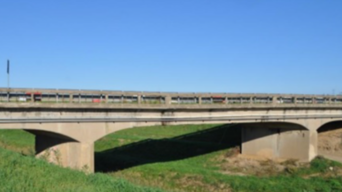 Il ponte sul torrente Radicata è off limits per i mezzi pesanti:  "Peggiorate le condizioni di degrado"