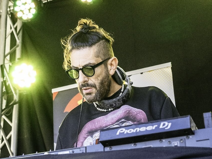 Grosseto in lutto: addio a Luca Corsi, il DJ che ha fatto ballare generazioni di maremmani