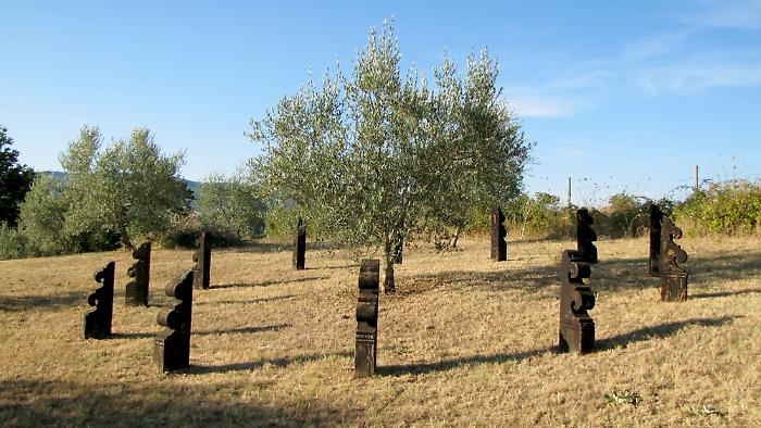 PoggioB’Art: nasce a Sovana un innovativo museo en plein air che unisce arte e paesaggio storico