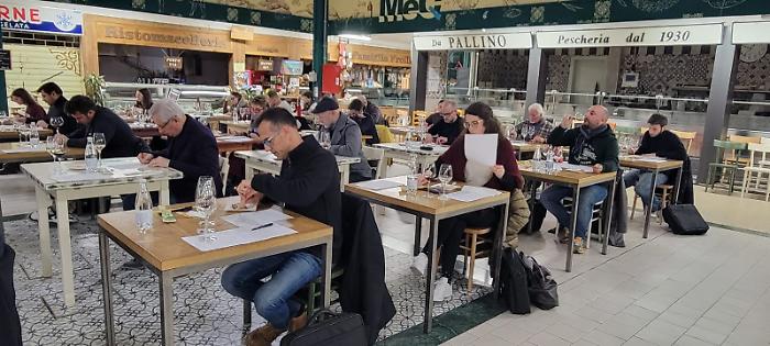 Nuova generazione di sommelier: 28 diplomati concludono il corso AIS a Follonica