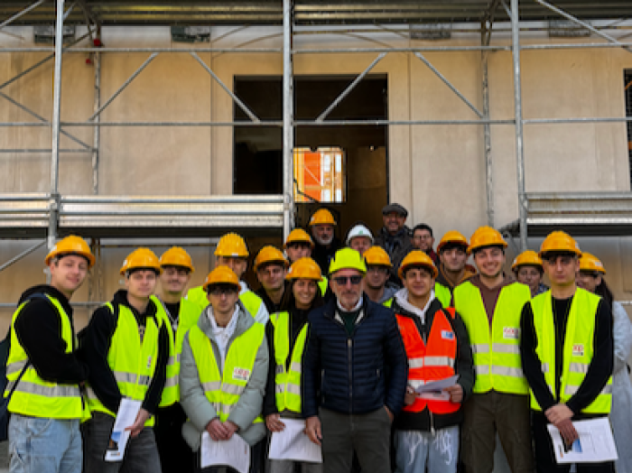 Visita al cantiere dell'ex Garibaldi: gli studenti del Manetti-Porciatti esplorano il futuro della 'Casa della Musica' 