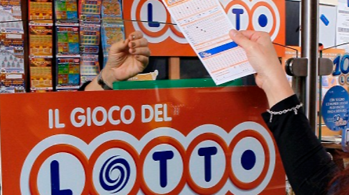 Superenalotto, Lotto e 10eLotto: tutti i numeri estratti oggi gioved&igrave; 18 dicembre. Jackpot da sogno, il quadro completo