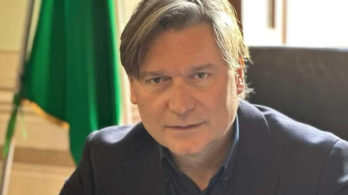 Il sindaco di Orbetello Andrea Casamenti