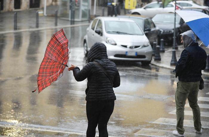 Temporali forti in arrivo, scatta l'allerta meteo gialla